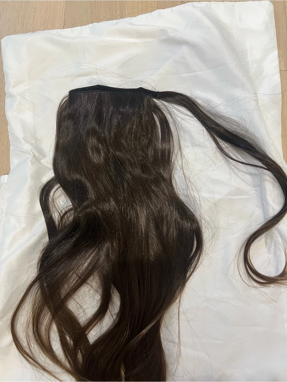 BELLAMI Black Clip-In Ponytail Extension
